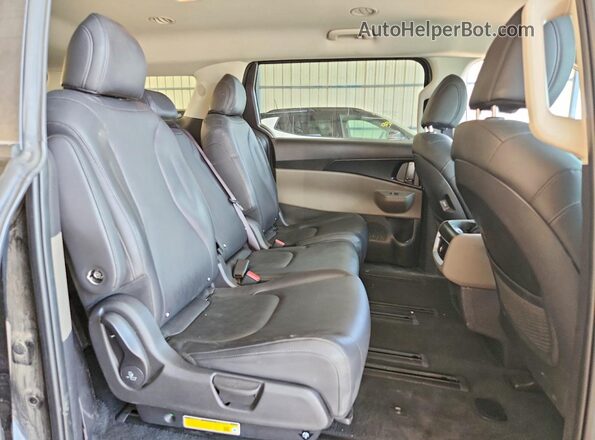 KNDNB5KAXT6129058 2026 KIA CARNIVAL Black Widok wnętrza z tyłu