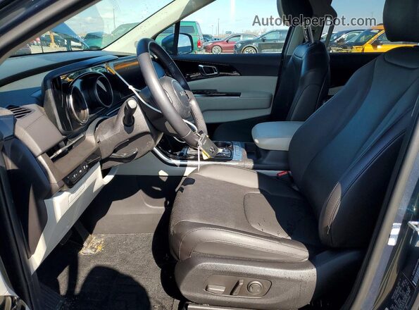 KNDNC5H39R6444481 2024 KIA CARNIVAL Gray Widok wnętrza z przodu
