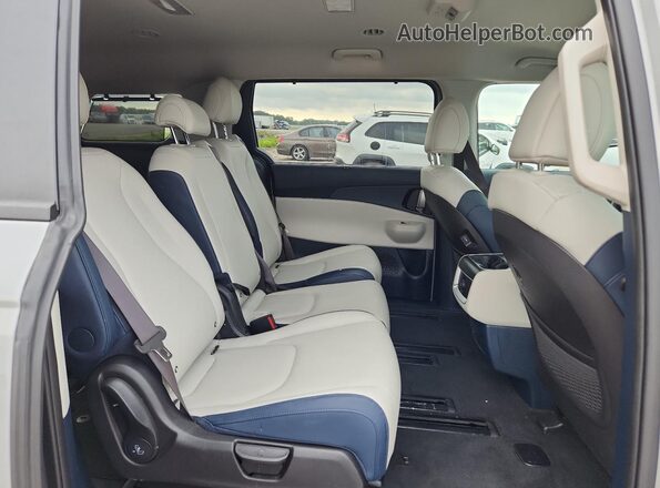 KNDNC5K37S6536722 2025 KIA CARNIVAL Gray Սալոնի հետևի տեսք