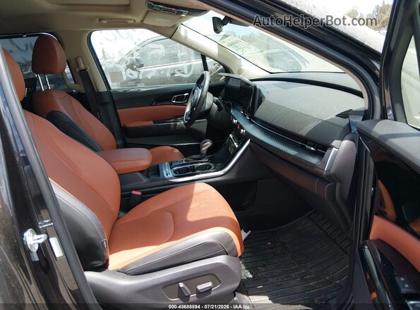 KNDNE5H39R6419588 2024 KIA CARNIVAL MPV Black Front interior view