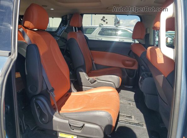 KNDNE5K39S6504686 2025 KIA CARNIVAL Серый Вид задней части салона