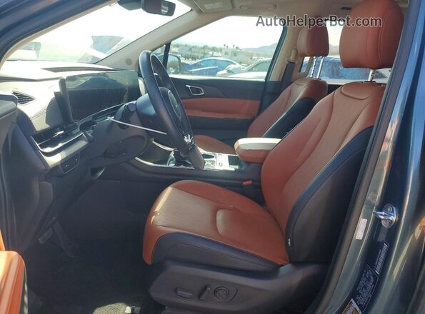 KNDNE5K39S6504686 2025 KIA CARNIVAL Серый Вид салона спереди