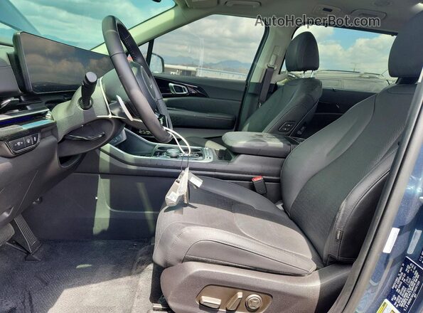 KNDNE5KA1T6087399 2026 KIA CARNIVAL Blue Вид салону спереду