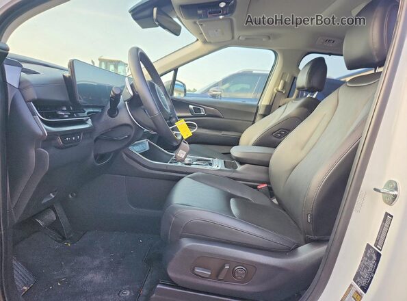 KNDNE5KA6S6034244 2025 KIA CARNIVAL White Вид салону спереду