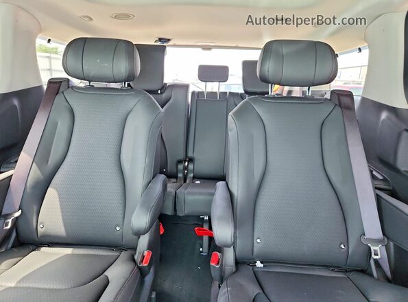 KNDNE5KA8T6128921 2026 KIA CARNIVAL White Rear seats view