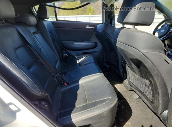 KNDP63AC2N7959793 2022 KIA SPORTAGE Белый Вид задней части салона