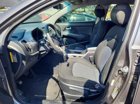KNDPB3AC7G7880988 2016 KIA SPORTAGE Gray Widok wnętrza z przodu