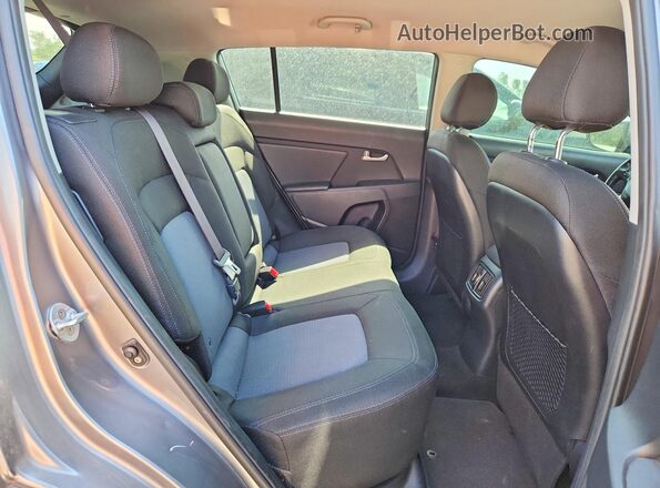 KNDPB3AC7G7880988 2016 KIA SPORTAGE Gray Widok wnętrza z tyłu