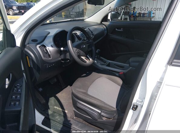 KNDPB3AC8G7871197 2016 KIA SPORTAGE Белый Вид салона спереди
