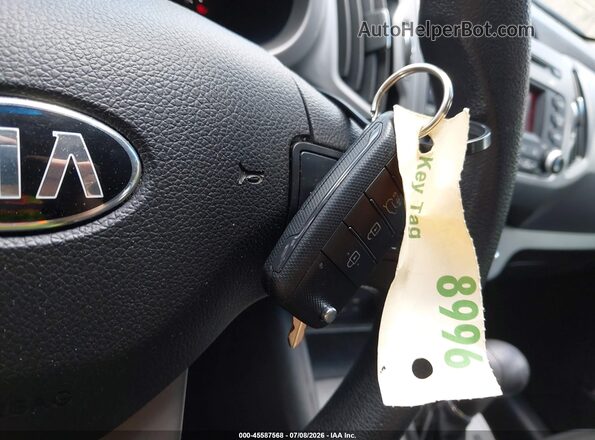 KNDPBCAC1G7814341 2016 KIA SPORTAGE White Dashboard view