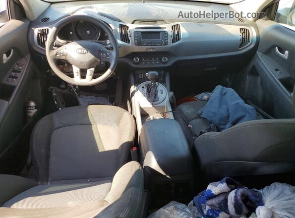 KNDPBCAC2G7864410 2016 KIA SPORTAGE Серебряный Вид панели приборов
