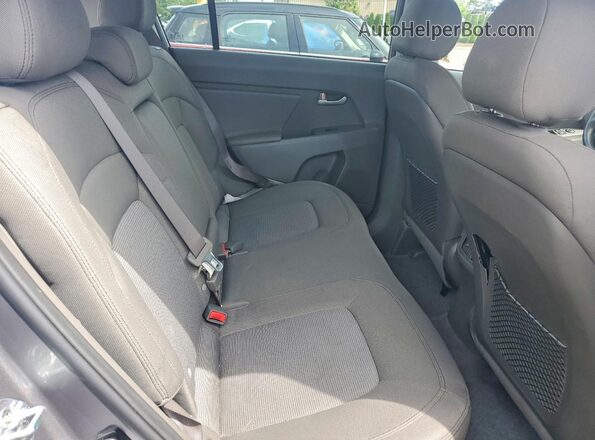 KNDPBCAC7G7872888 2016 KIA SPORTAGE Gray Rear interior view