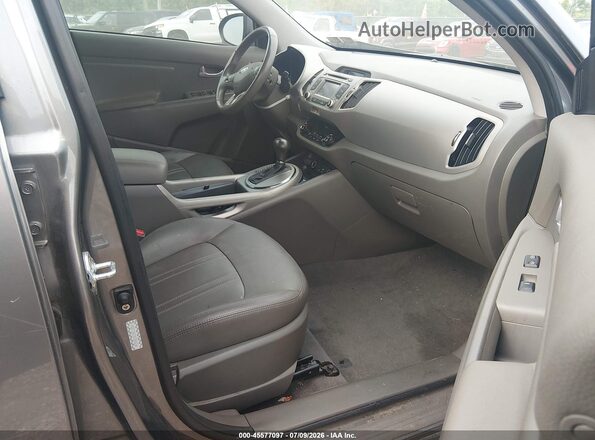 KNDPC3AC9G7850260 2016 KIA SPORTAGE Gray Front interior view