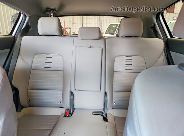 KNDPM3AC0H7036626 2017 KIA SPORTAGE Silver უკანა სავარძლების ხედი