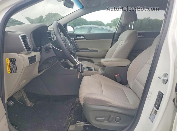 KNDPM3AC0H7050882 2017 KIA SPORTAGE White Front interior view