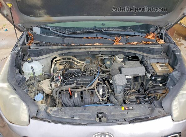 KNDPM3AC0H7083168 2017 KIA SPORTAGE Gray Rear interior view