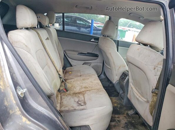 KNDPM3AC0H7083168 2017 KIA SPORTAGE Gray Rear seats view