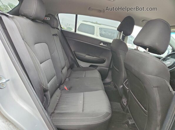 KNDPM3AC1H7156614 2017 KIA SPORTAGE Silver Vista interior trasera