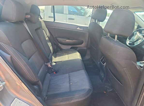 KNDPM3AC1K7508629 2019 KIA SPORTAGE Серебряный Вид задней части салона