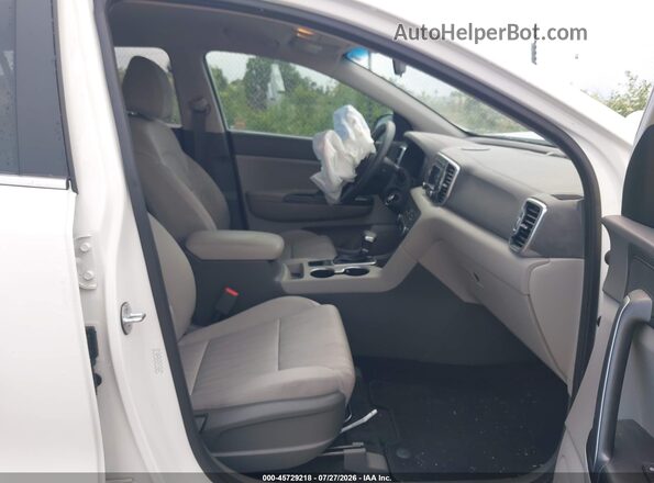 KNDPM3AC2H7148604 2017 KIA SPORTAGE Белый Вид салона спереди