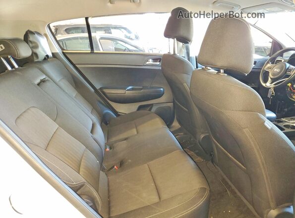 KNDPM3AC2H7287891 2017 KIA SPORTAGE White Rear interior view