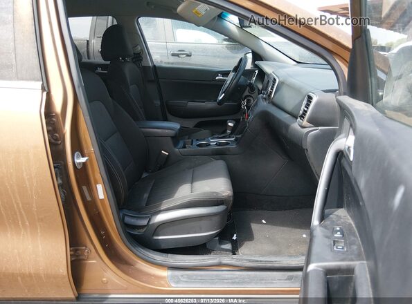 KNDPM3AC3H7080653 2017 KIA SPORTAGE Gold Front interior view