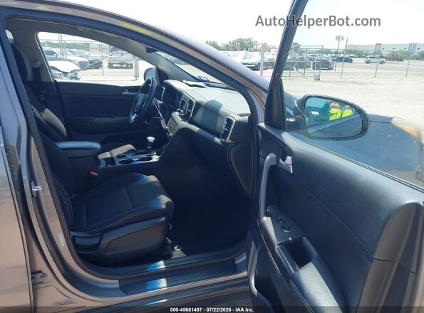 KNDPM3AC4J7336207 2018 KIA SPORTAGE Gray Вид салону спереду