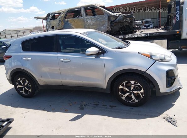 KNDPM3AC5L7635966 2020 KIA SPORTAGE Silver Widok wnętrza z tyłu