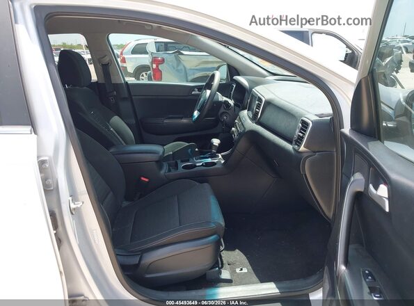 KNDPM3AC8J7329731 2018 KIA SPORTAGE Silver Vista interior delantera