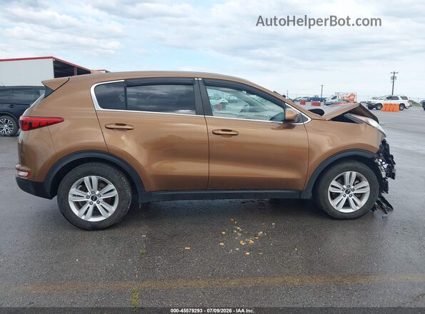 KNDPM3AC8J7370800 2018 KIA SPORTAGE Brown Rear interior view
