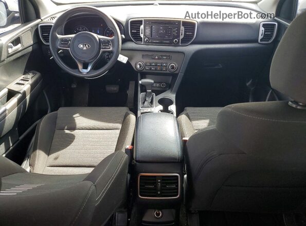 KNDPM3AC8J7470797 2018 KIA SPORTAGE Белый Вид панели приборов