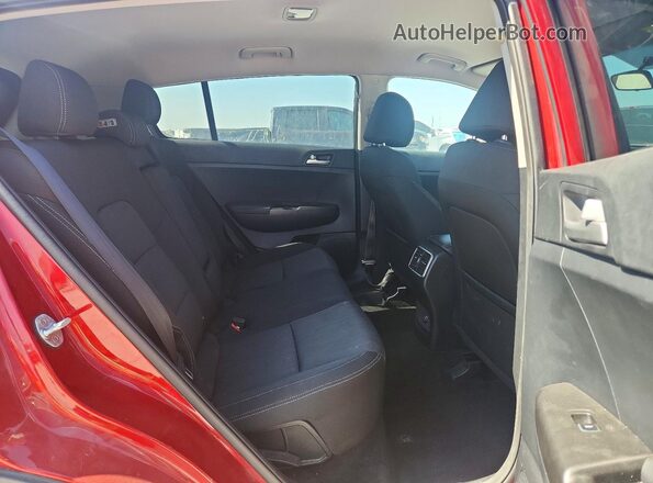 KNDPM3AC8K7563675 2019 KIA SPORTAGE Red Widok wnętrza z tyłu
