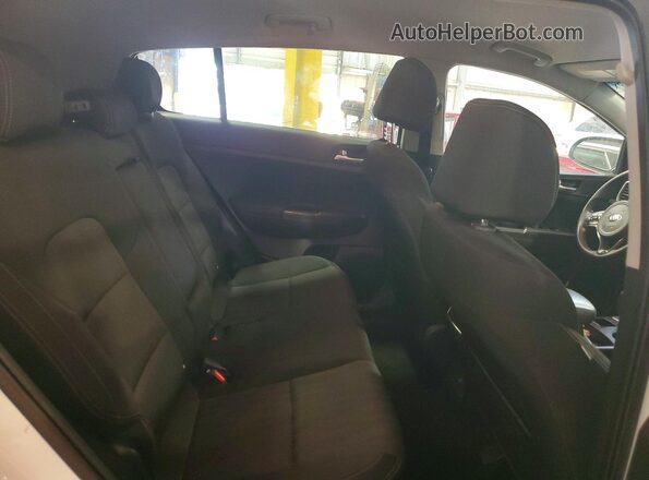 KNDPM3AC8K7585644 2019 KIA SPORTAGE White უკანა სალონის ხედი