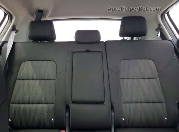 KNDPM3AC9H7082780 2017 KIA SPORTAGE Silver Widok tylnych siedzeń