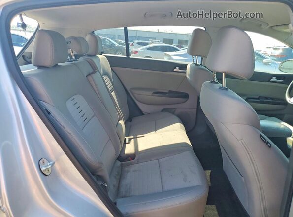 KNDPM3AC9H7233780 2017 KIA SPORTAGE Серебряный Вид задней части салона