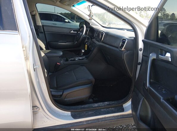 KNDPM3ACXK7580638 2019 KIA SPORTAGE Серебряный Вид салона спереди