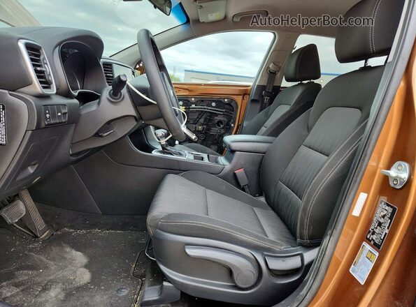 KNDPM3ACXM7924794 2021 KIA SPORTAGE Brown Widok wnętrza z przodu