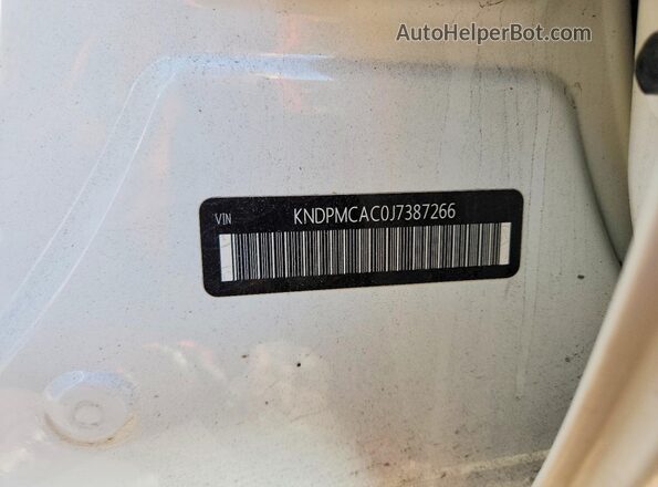 KNDPMCAC0J7387266 2018 KIA SPORTAGE White Вид наклейки з VIN-кодом