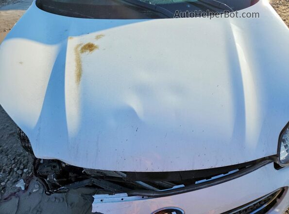 KNDPMCAC0J7387266 2018 KIA SPORTAGE White Вид задньої частини салону