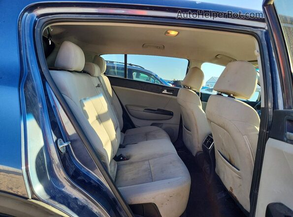 KNDPMCAC0L7767307 2020 KIA SPORTAGE Gray Rear interior view