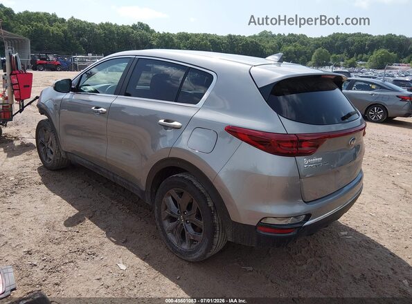 KNDPMCAC0N7002570 2022 KIA SPORTAGE Silver Trasero izquierdo