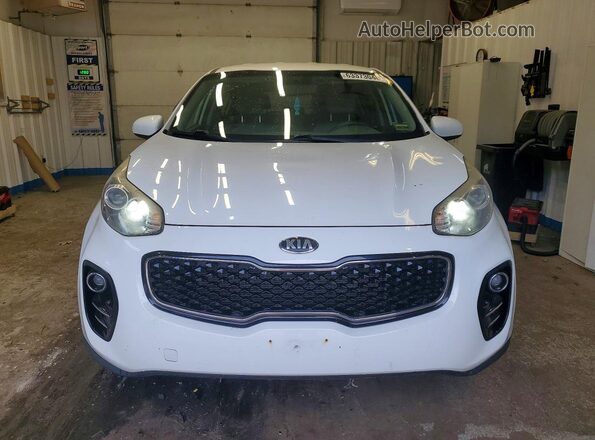 KNDPMCAC1H7117408 2017 KIA SPORTAGE Белый Вид спереди