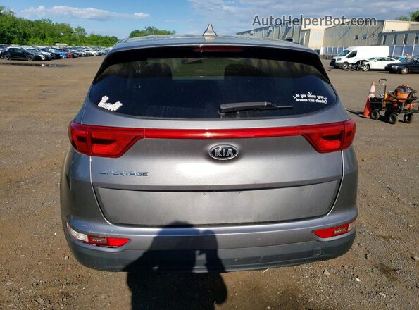 KNDPMCAC1J7365048 2018 KIA SPORTAGE Серый Вид сзади