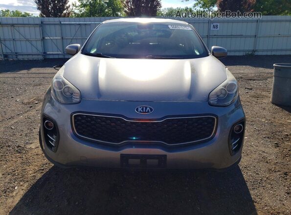 KNDPMCAC1J7365048 2018 KIA SPORTAGE Серый Вид спереди