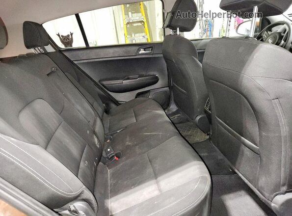 KNDPMCAC1M7922058 2021 KIA SPORTAGE Brown Rear interior view