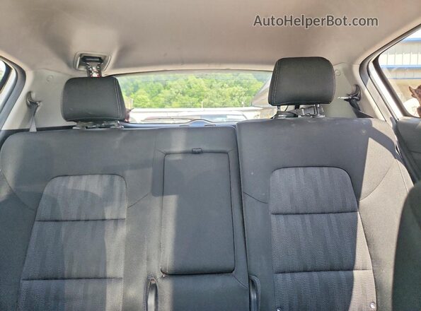 KNDPMCAC2H7091028 2017 KIA SPORTAGE Silver Widok tylnych siedzeń