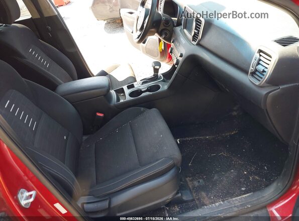 KNDPMCAC2K7606777 2019 KIA SPORTAGE Красный Вид салона спереди
