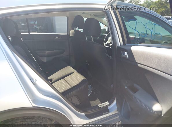 KNDPMCAC2L7672585 2020 KIA SPORTAGE Silver Widok naklejki z numerem VIN