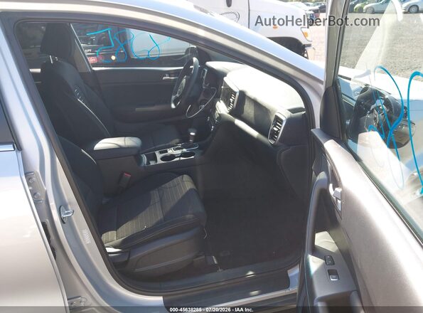 KNDPMCAC2L7672585 2020 KIA SPORTAGE Silver Widok wnętrza z przodu