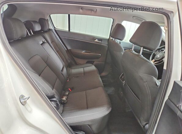 KNDPMCAC2M7848777 2021 KIA SPORTAGE White Սալոնի հետևի տեսք